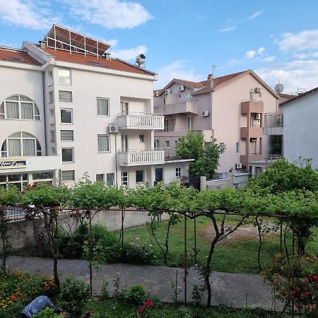 Dom B Apartments Budva Luaran gambar