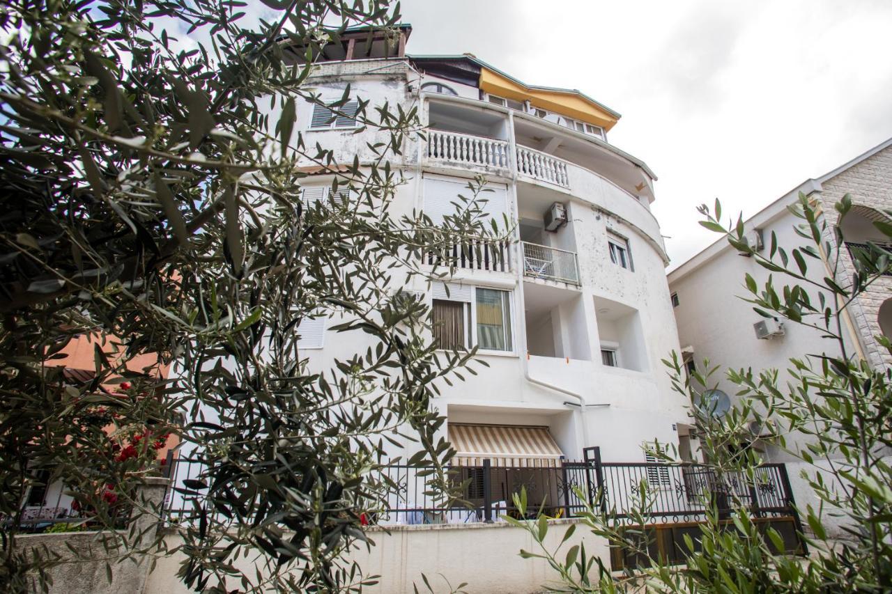 Dom B Apartments Budva Luaran gambar